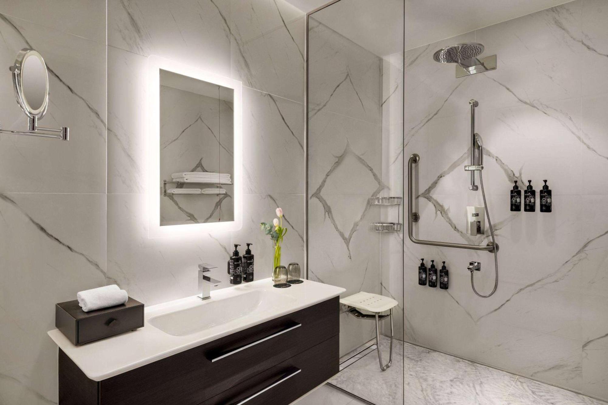 Wyndham Grand Doha West Bay Beach エクステリア 写真